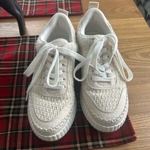 Universal Thread Women's Low Top Woven Lace Up Sneakers Memory Foam